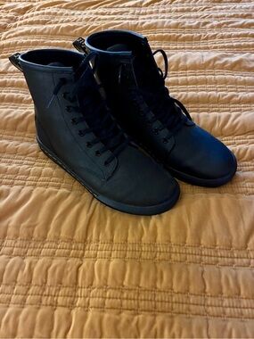Dr. Martens SHERIDAN women’s black matte boot